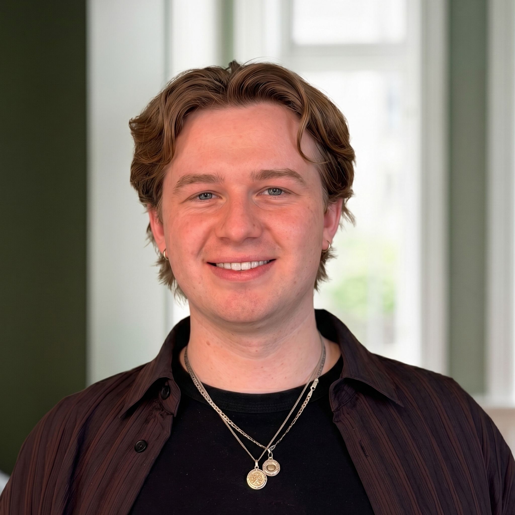 Portrett av Mikael Blomquist, Tekstforfatter